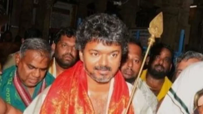 திருச்செந்தூர் விஜய் வழிபாடு வெற்றி வேல்